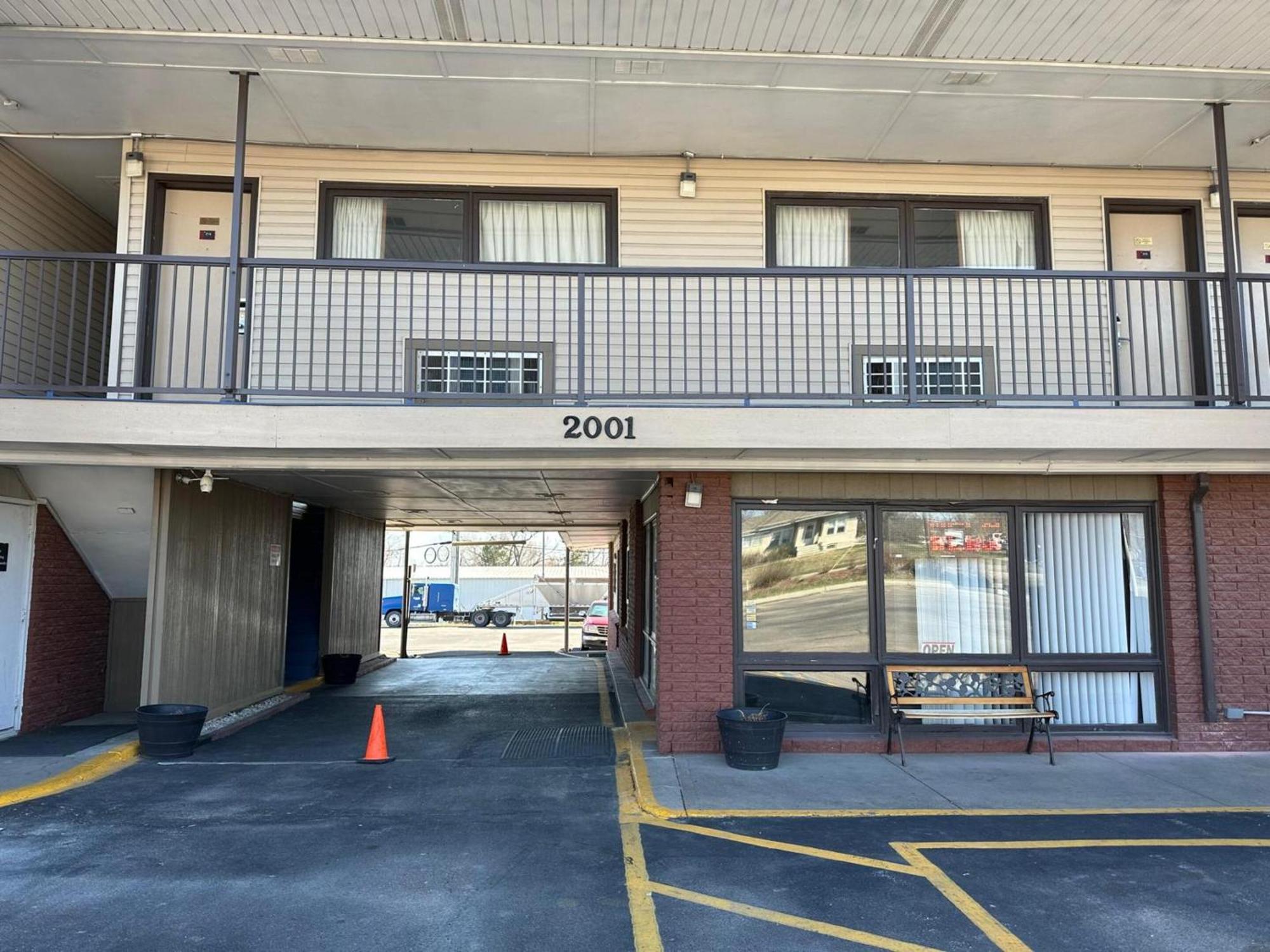 Stay Inn By Oyo Near I 80 Lincoln West Exteriör bild
