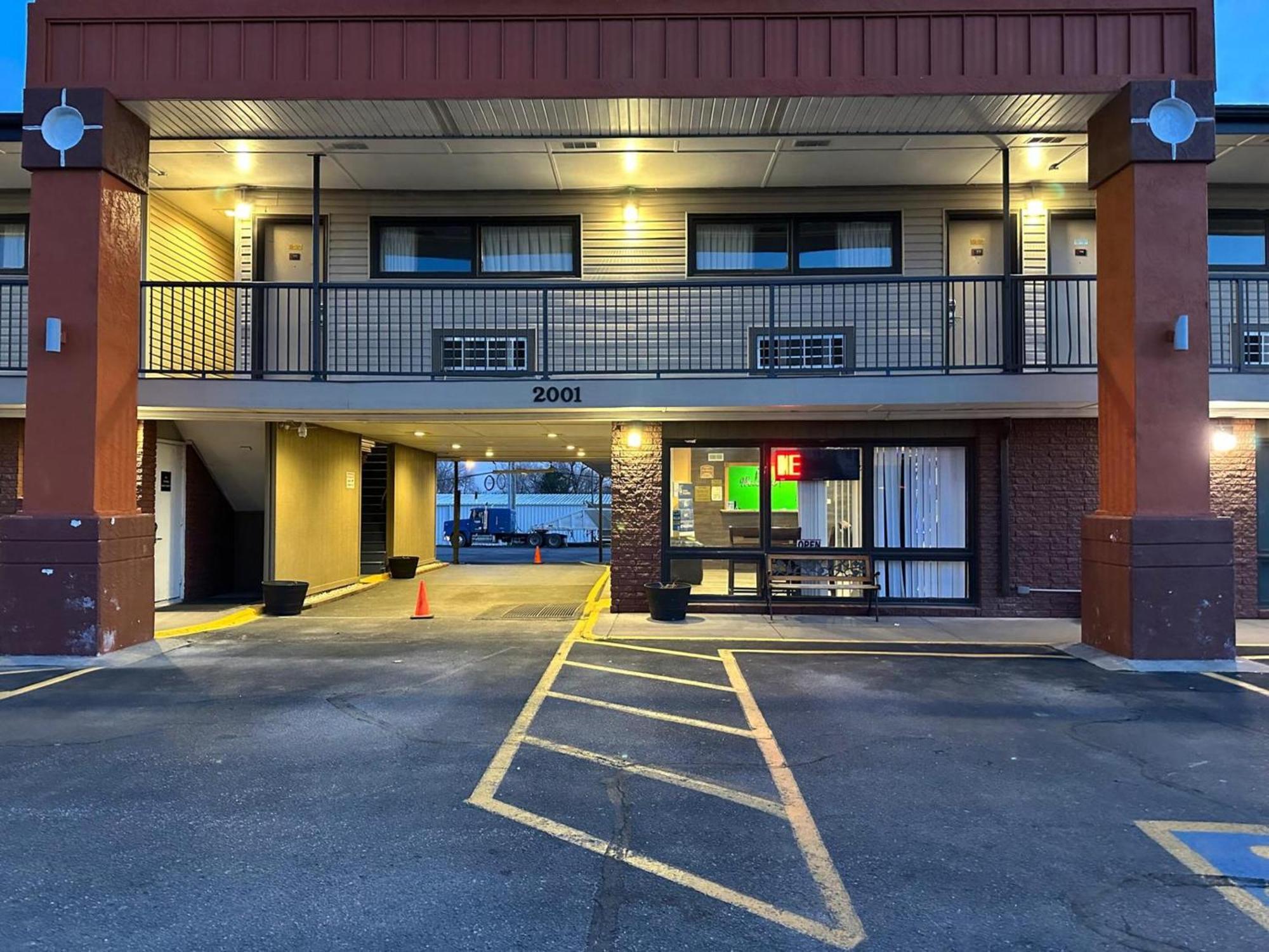 Stay Inn By Oyo Near I 80 Lincoln West Exteriör bild